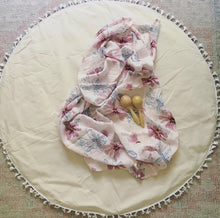 Load image into Gallery viewer, Tassel Play Mat