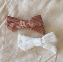 Load image into Gallery viewer, Ribbed Cotton Clips