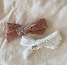 Load image into Gallery viewer, Ribbed Cotton Clips