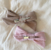 Load image into Gallery viewer, Ribbed Cotton Clips