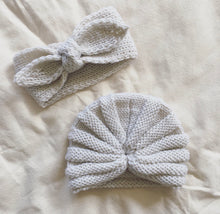 Load image into Gallery viewer, Knitted Beanie & Bow Set