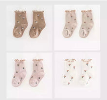 Load image into Gallery viewer, Floral Baby Socks