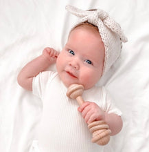 Load image into Gallery viewer, White Marle Knitted Bow