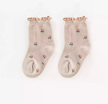 Load image into Gallery viewer, Floral Baby Socks