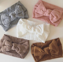 Load image into Gallery viewer, Top Knot Bows